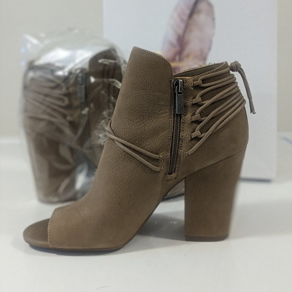 Jessica Simpson Women's Remni Ankle Boot - Picture 2 of 5